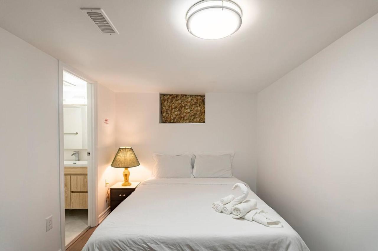 Simple & Tidy Private Rooms Toronto Eksteriør billede