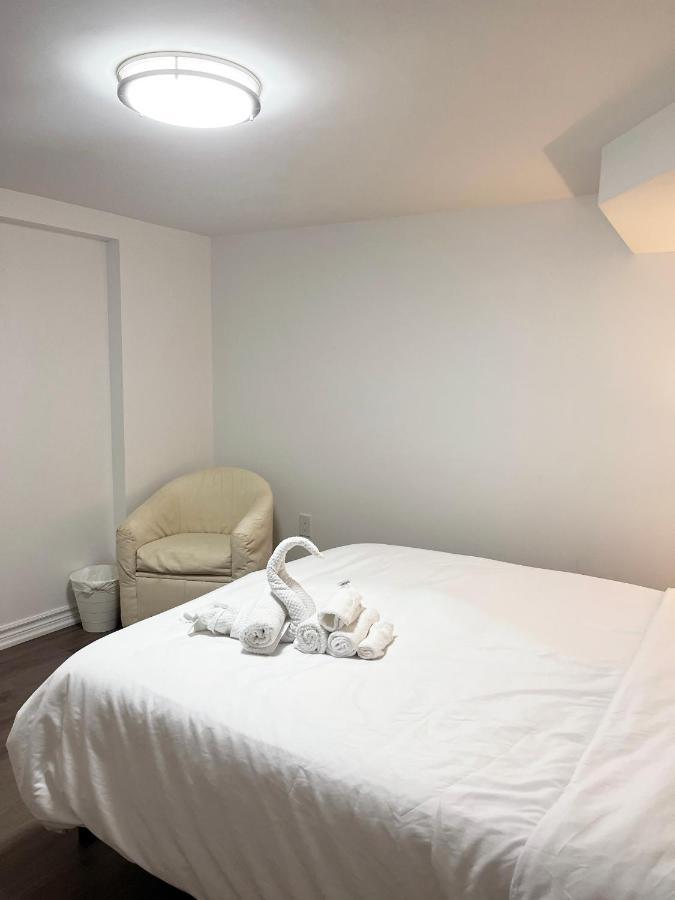 Simple & Tidy Private Rooms Toronto Eksteriør billede