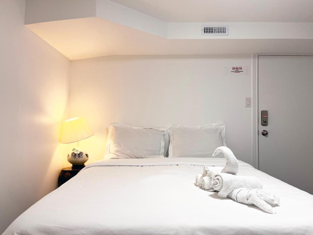 Simple & Tidy Private Rooms Toronto Eksteriør billede