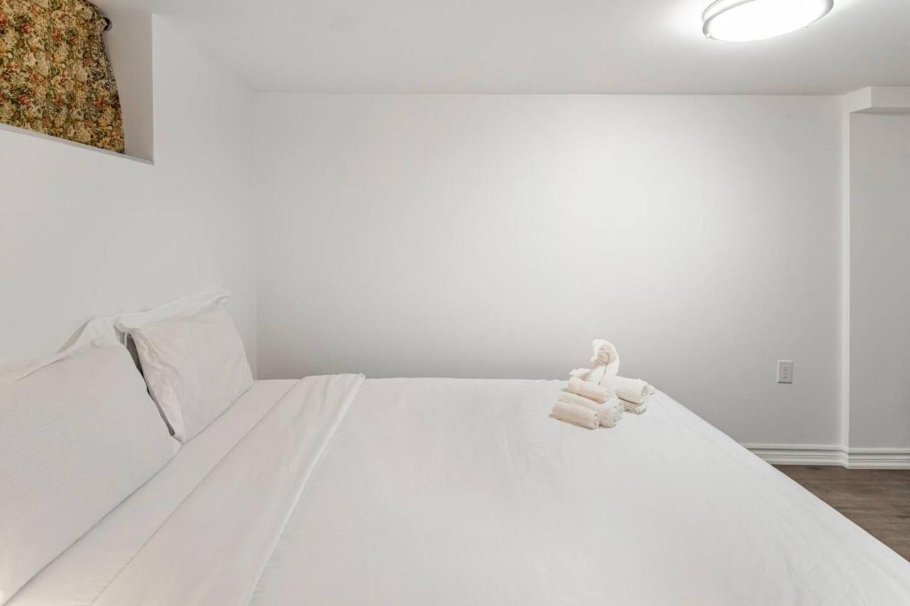 Simple & Tidy Private Rooms Toronto Eksteriør billede