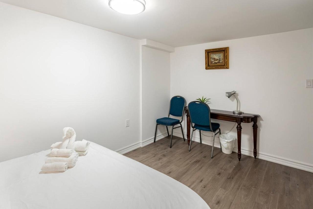 Simple & Tidy Private Rooms Toronto Eksteriør billede
