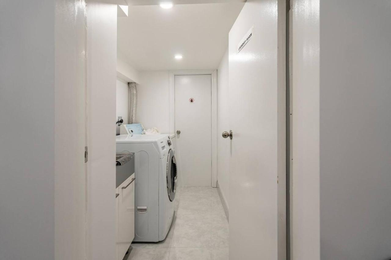 Simple & Tidy Private Rooms Toronto Eksteriør billede
